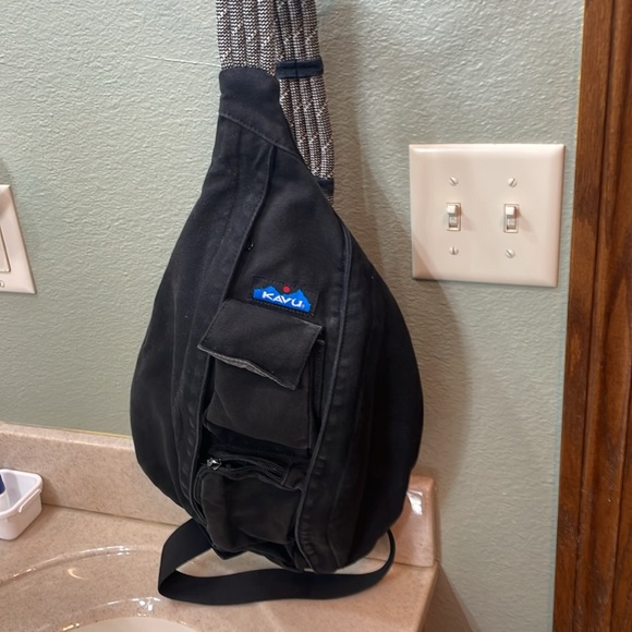 Black Kavu Sling Bag - Picture 4 of 4